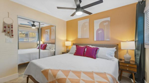 The Shark Tank Cocoa Beach - Retro Florida, Downtown, 5-Min Walk to Beach, Shops & Bars